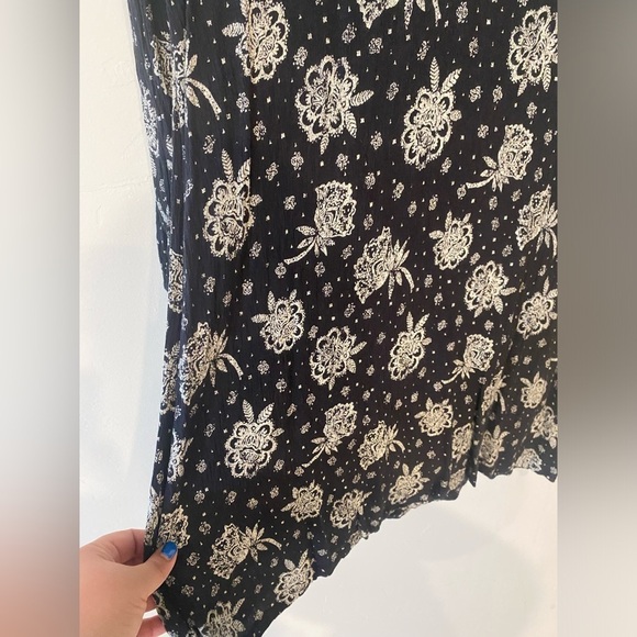 Bongo - Black Floral Tunic Dress - Picture 4 of 7
